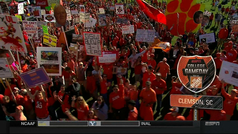 Illustration for article titled Here Is Your Clemson College GameDay Sign Roundup